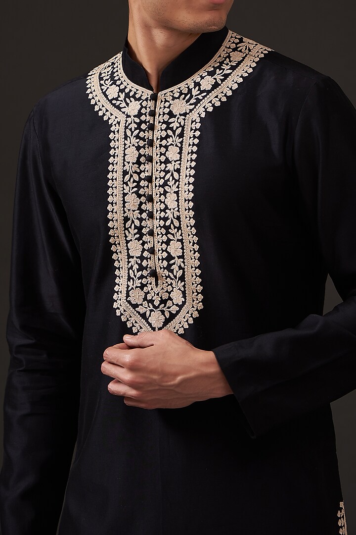 Black Chanderi Silk Resham Embroidered Kurta Set by Rohit Bal Men at Pernia's Pop Up Shop