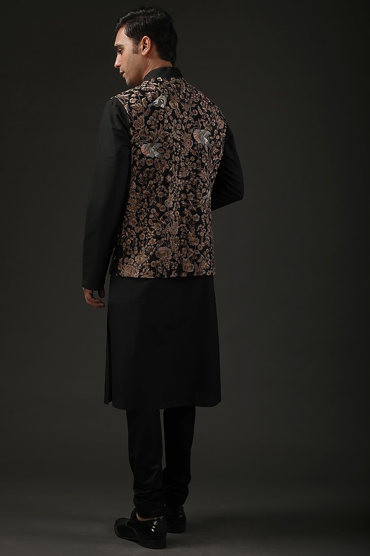 Black Chanderi Silk Resham Embroidered Nehru Jacket by Rohit Bal Men at Pernia's Pop Up Shop