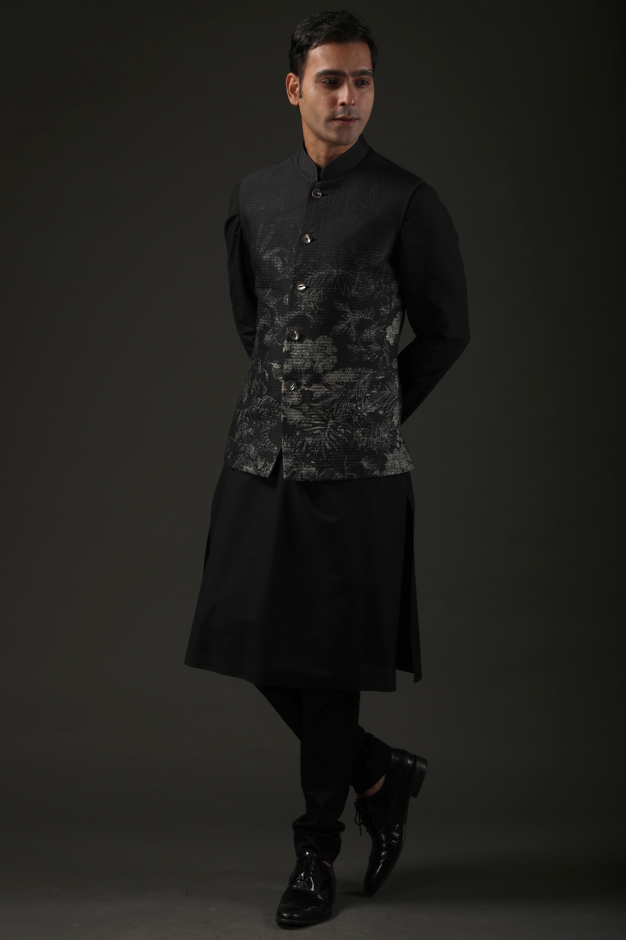 Men's Black Cotton Blend Printed Nehru Jackets at Rs 3085.00 | Nehru Jacket  | ID: 2851587500112