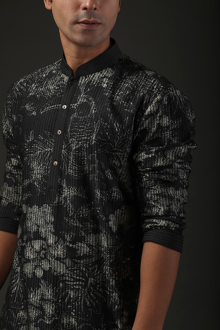 Black Chanderi Digital Printed Kurta Set by Rohit Bal Men at Pernia's Pop Up Shop