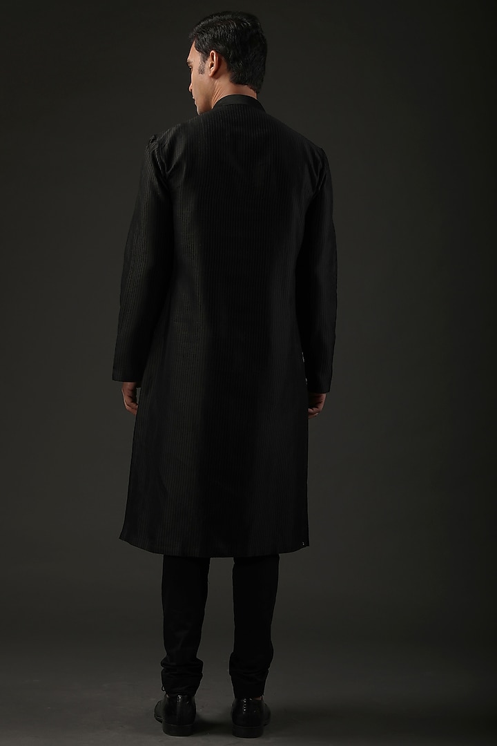 Black Chanderi Silk Resham Embroidered Kurta Set by Rohit Bal Men at Pernia's Pop Up Shop