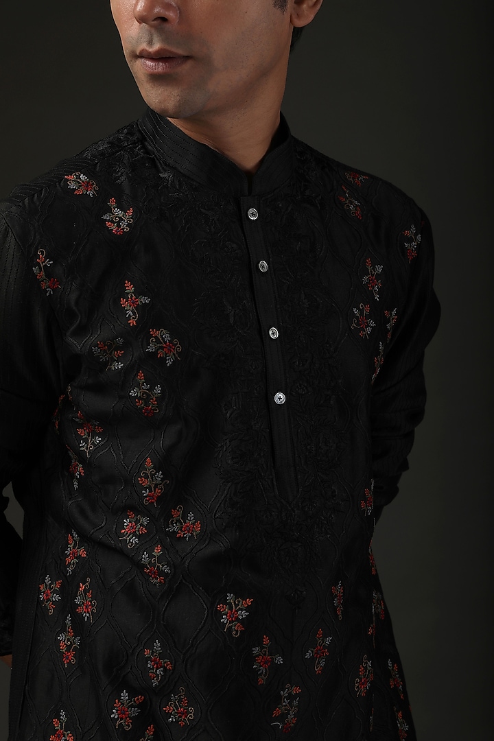 Black Chanderi Silk Resham Embroidered Kurta Set by Rohit Bal Men at Pernia's Pop Up Shop