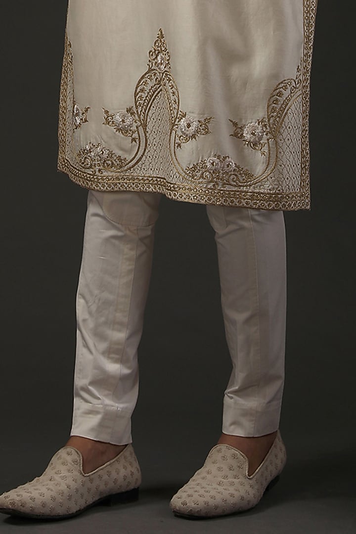 Ivory Chanderi Silk Zari Embroidered Kurta Set by Rohit Bal Men at Pernia's Pop Up Shop