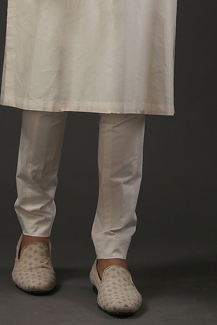Ivory Chanderi Silk Zari Embroidered Kurta Set by Rohit Bal Men at Pernia's Pop Up Shop