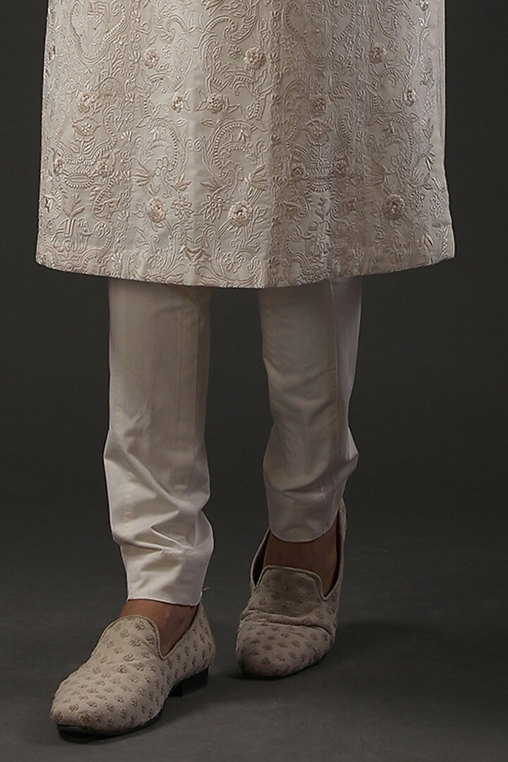 Ivory Chanderi Silk Resham Embroidered Kurta Set by Rohit Bal Men at Pernia's Pop Up Shop