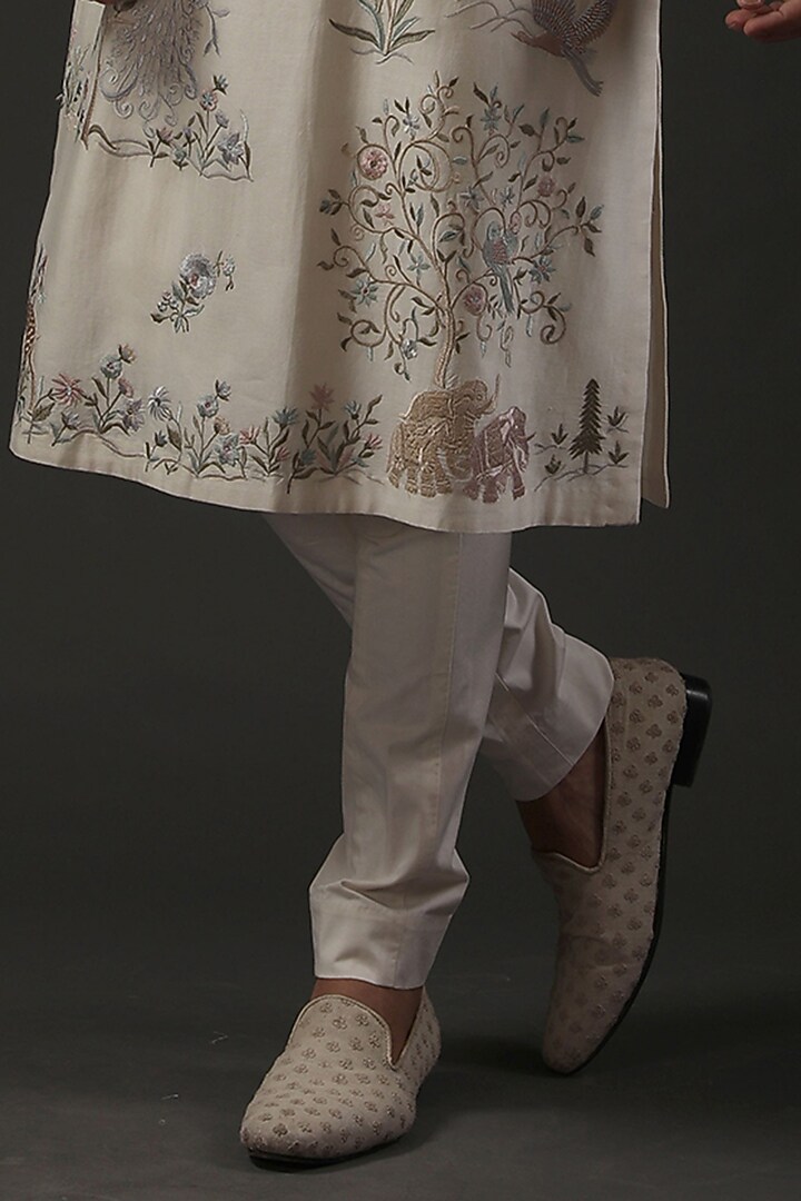Ivory Chanderi Silk Resham Embroidered Kurta Set by Rohit Bal Men at Pernia's Pop Up Shop
