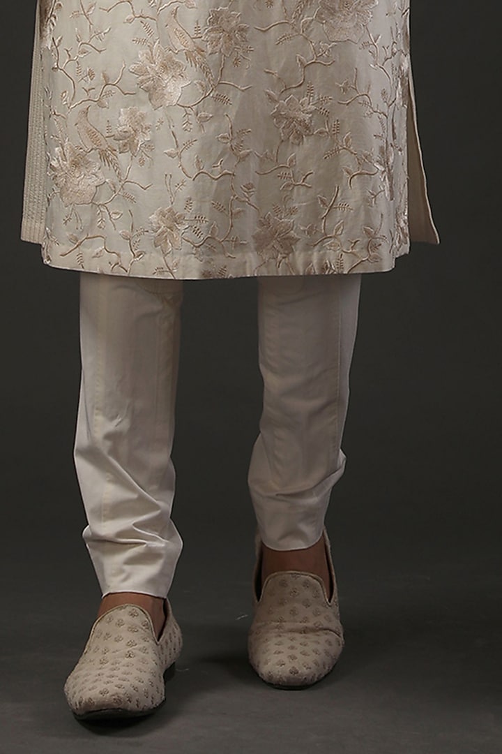 Ivory Chanderi Silk Resham Embroidered Kurta Set by Rohit Bal Men at Pernia's Pop Up Shop