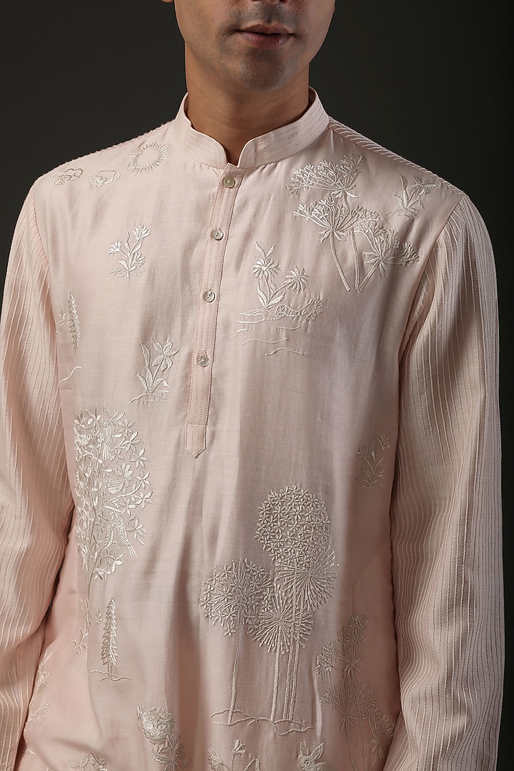 Powder Pink Chanderi Silk Resham Embroidered Kurta Set by Rohit Bal Men at Pernia's Pop Up Shop