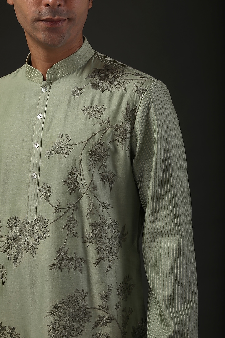 Green Chanderi Silk Resham Embroidered Kurta Set by Rohit Bal Men at Pernia's Pop Up Shop