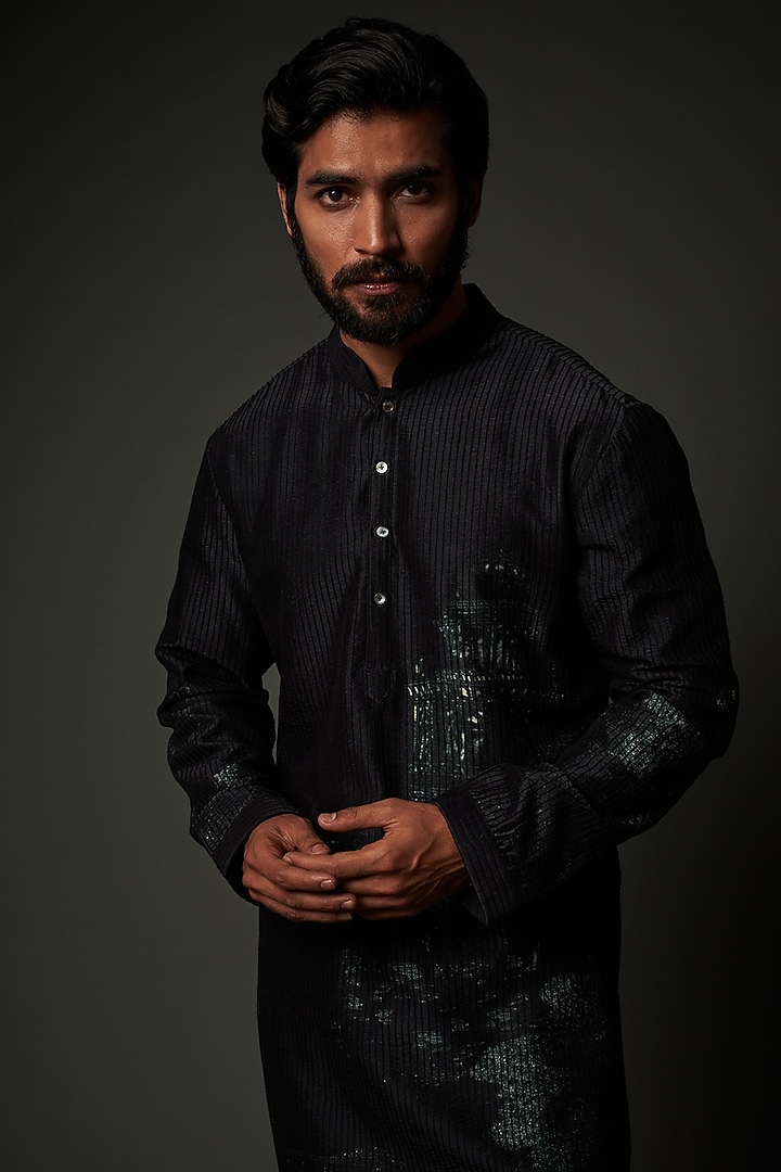 Black Chanderi Silk Digital Printed Kurta Set by Rohit Bal Men at Pernia's Pop Up Shop