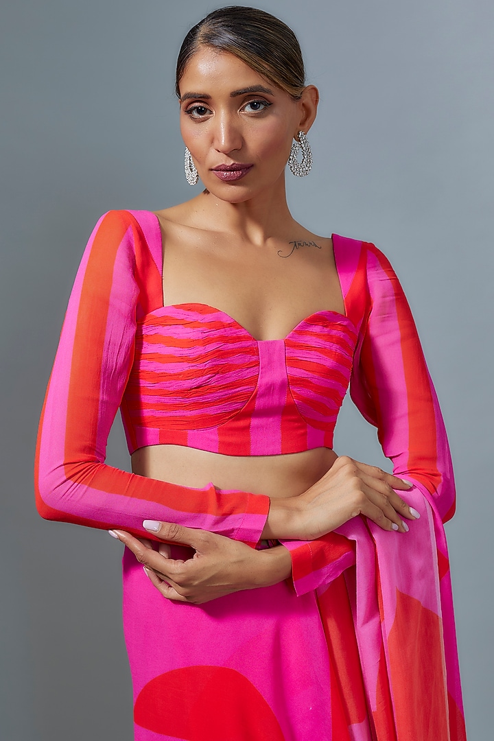 Red & Pink Viscose Georgette Abstract Printed Festive Saree Set by Ranbir Mukherjee at Pernia's Pop Up Shop