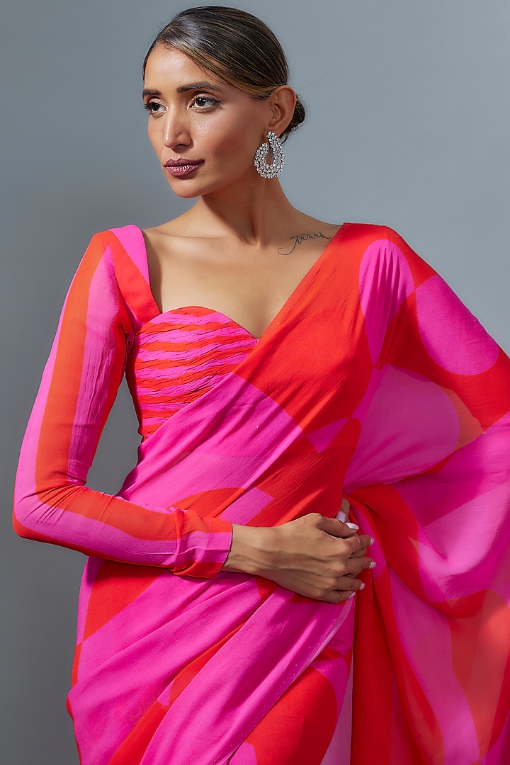 Red & Pink Viscose Georgette Abstract Printed Festive Saree Set by Ranbir Mukherjee at Pernia's Pop Up Shop