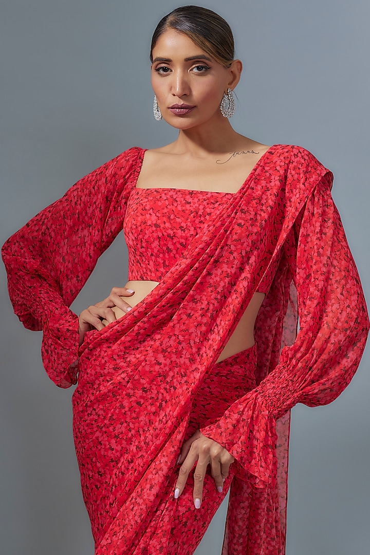 Red Viscose Georgette Abstract Printed Festive Saree Set by Ranbir Mukherjee at Pernia's Pop Up Shop