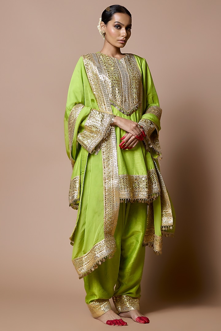 Green Soft Silk Gota-Patti Embroidered Kurta Set by Ranbir Mukherjee at Pernia's Pop Up Shop