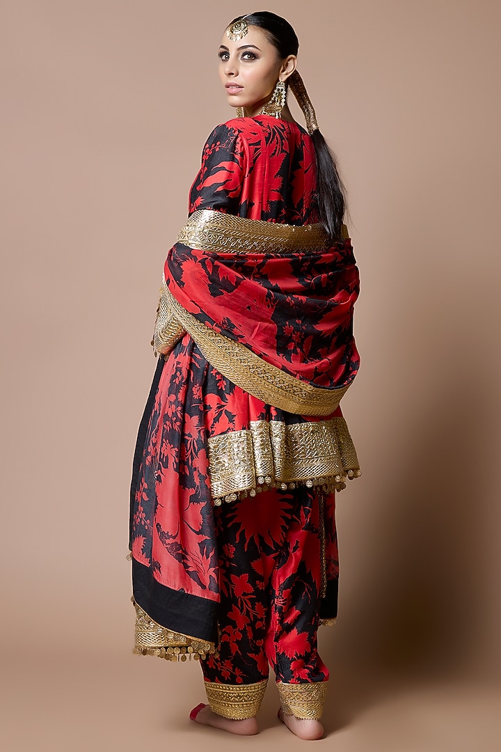 Red & Black Soft Silk Suzani Printed Kurta Set by Ranbir Mukherjee at Pernia's Pop Up Shop