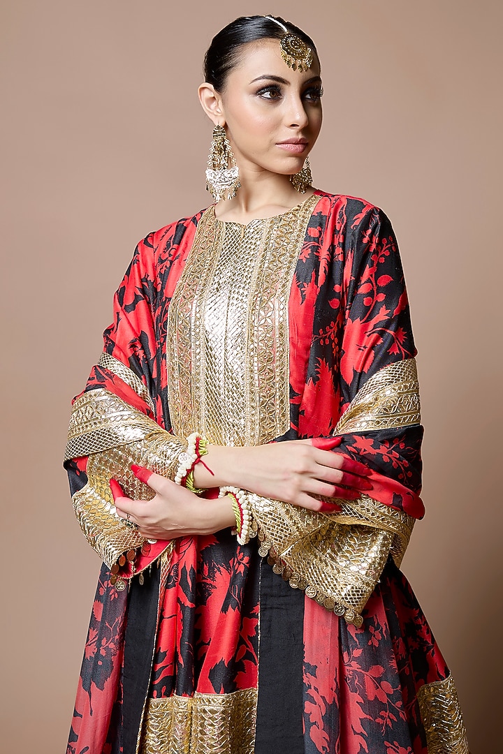 Red & Black Soft Silk Suzani Printed Kurta Set by Ranbir Mukherjee at Pernia's Pop Up Shop