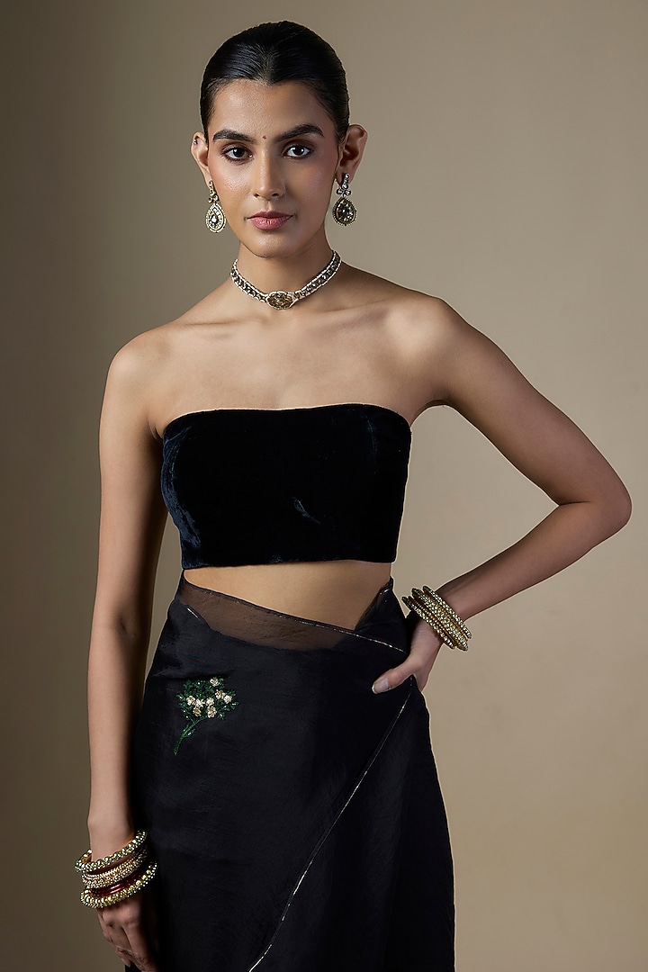 Black Pure Silk Organza Embroidered Party Wear Saree Set by Ranbir Mukherjee at Pernia's Pop Up Shop
