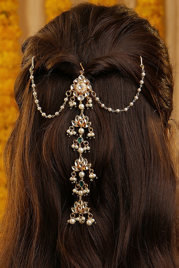 Gold Finish Glass Kundan Hair Pin For Girls by Ruby Raang Kids at Pernia's Pop Up Shop