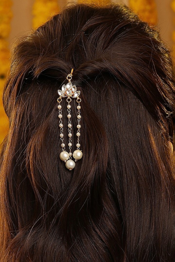 Gold Finish Glass Kundan Hair Pin For Girls by Ruby Raang Kids at Pernia's Pop Up Shop