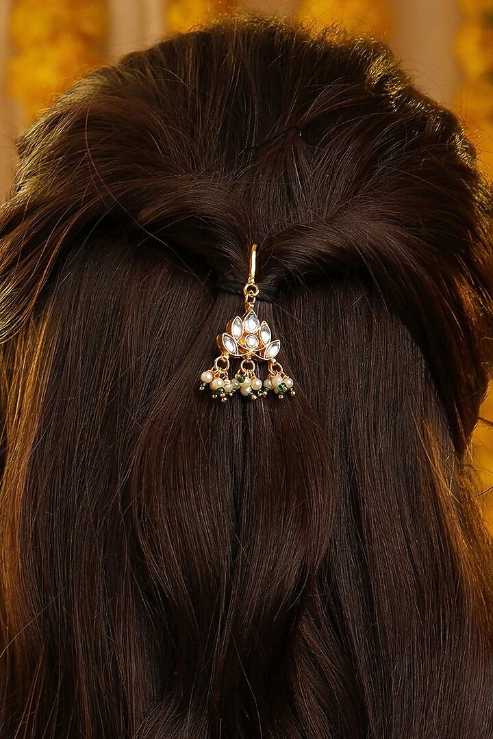 Gold Finish Glass Kundan Hair Pin For Girls by Ruby Raang Kids at Pernia's Pop Up Shop