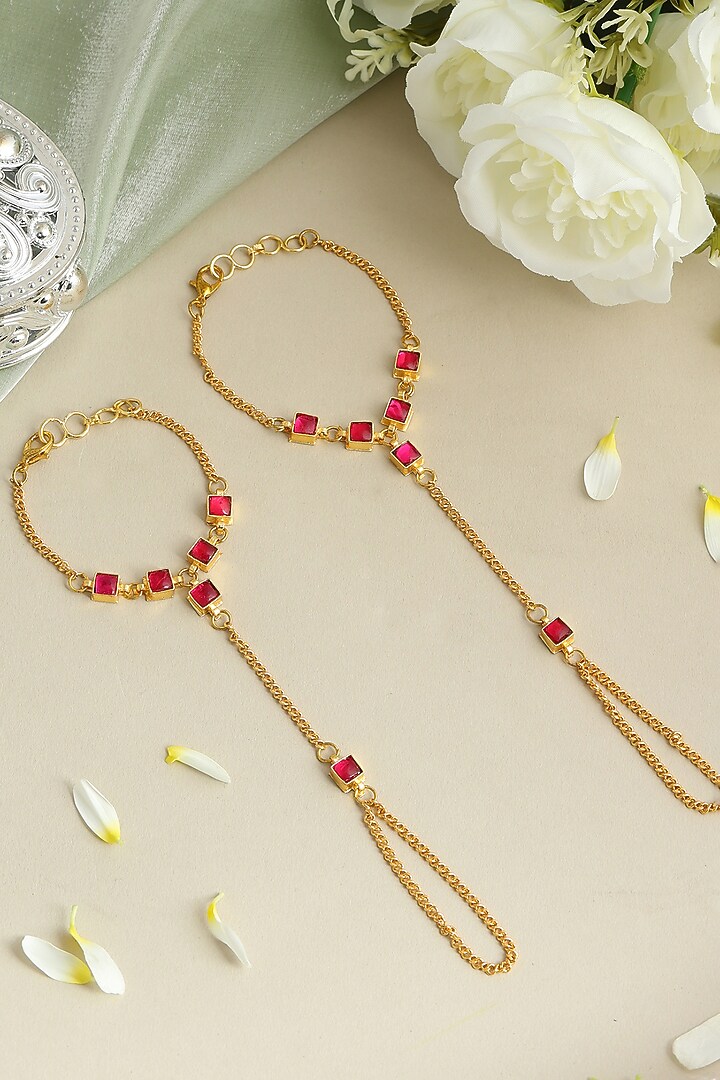 Gold Finish Glass Kundan Haathphool For Girls (Set of 2) by Ruby Raang Kids at Pernia's Pop Up Shop