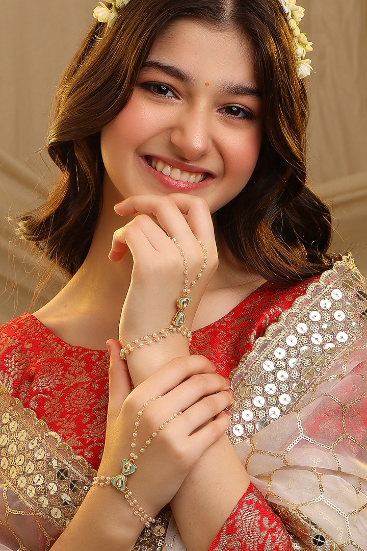 Gold Finish Glass Kundan Haathphool For Girls (Set of 2) by Ruby Raang Kids at Pernia's Pop Up Shop