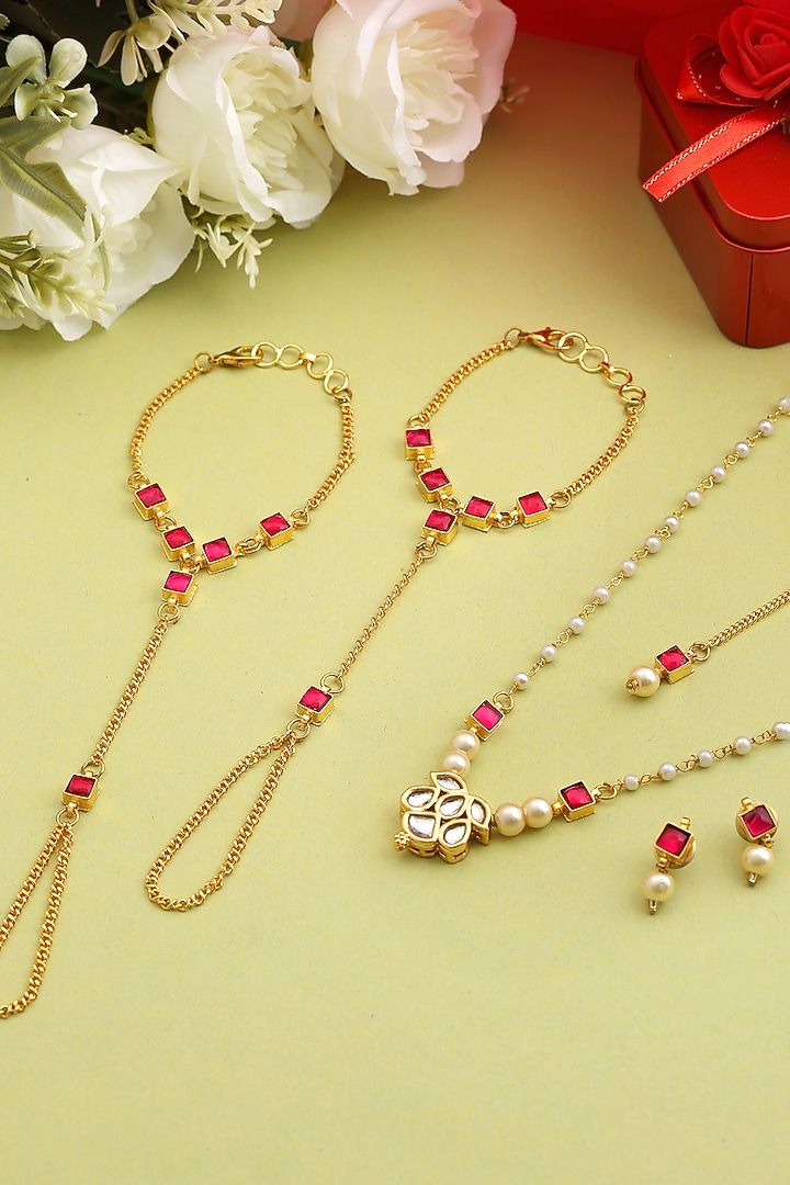 Gold Finish Glass Kundan Choker Necklace Set For Girls by Ruby Raang Kids  at Pernia's Pop Up Shop