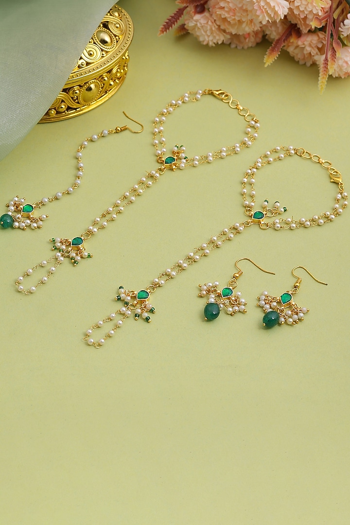 Gold Finish Glass Kundan Haathphool For Girls (Set of 5) by Ruby Raang Kids  at Pernia's Pop Up Shop