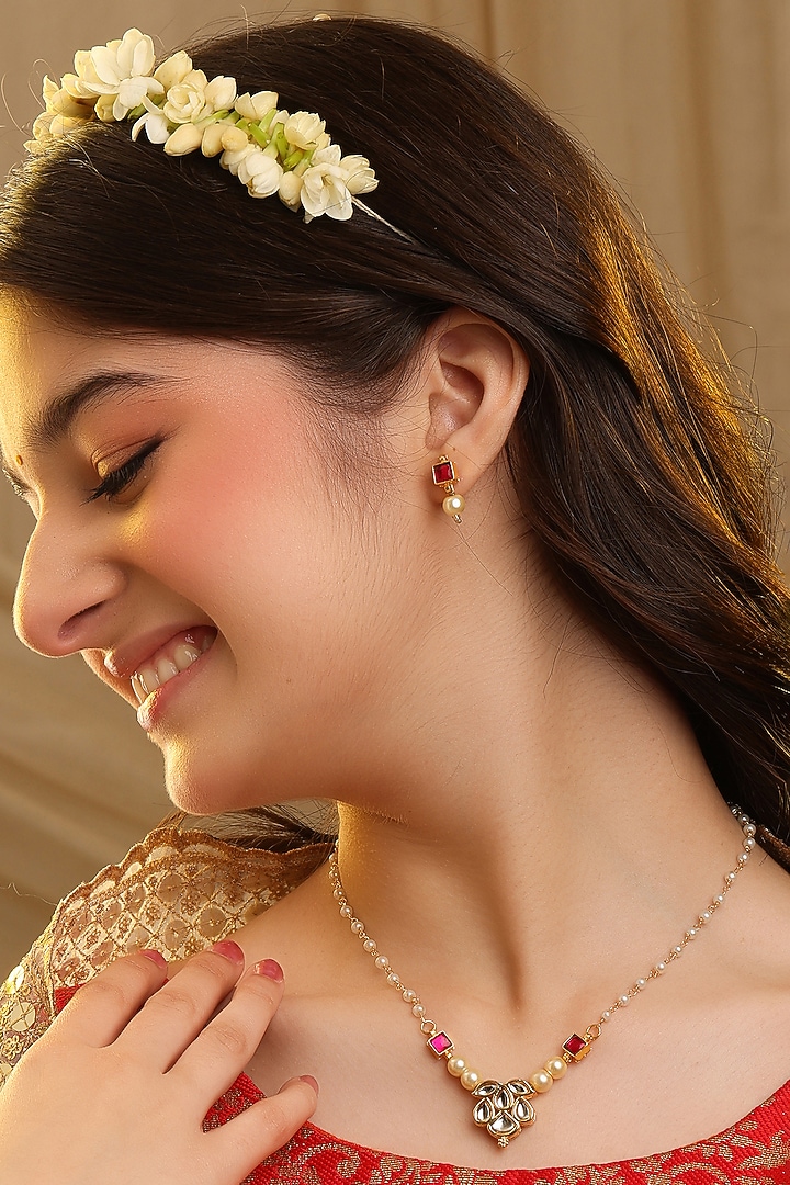 Gold Finish Glass Kundan Choker Necklace Set For Girls by Ruby Raang Kids  at Pernia's Pop Up Shop