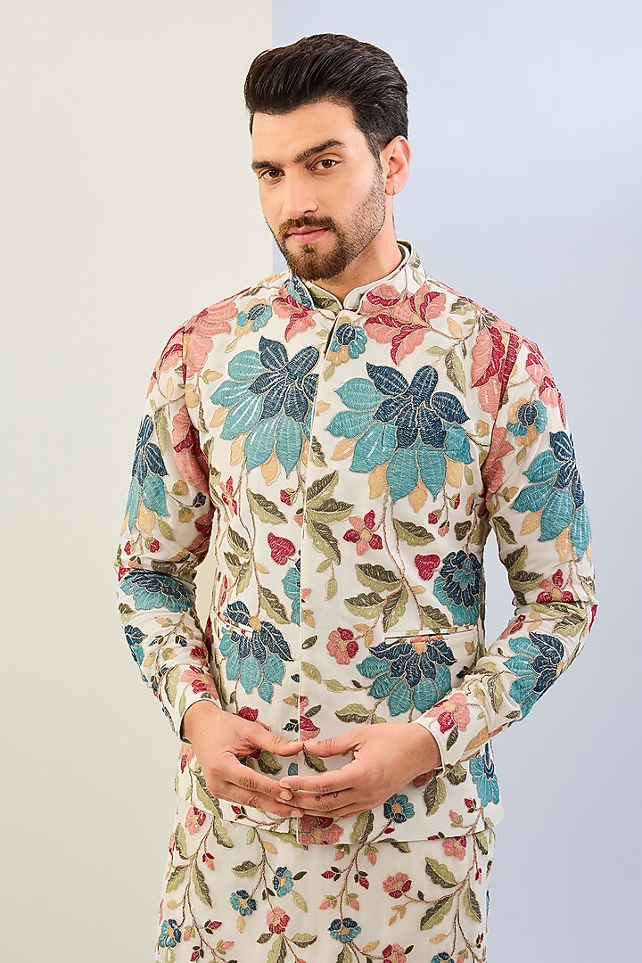 Off-White Georgette Thread Embroidered Bundi Jacket by Rabani & Rakha Men at Pernia's Pop Up Shop