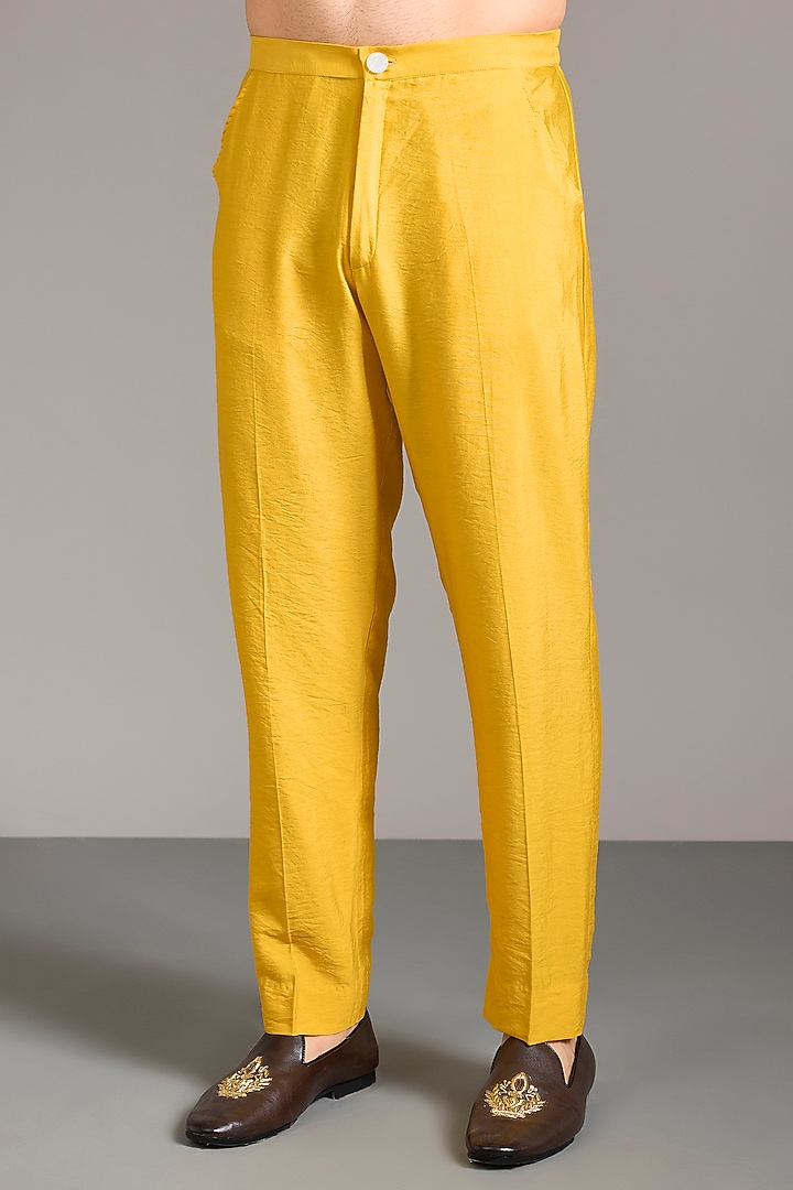 Yellow Georgette Thread Embroidered Kurta Set by Rabani & Rakha Men at Pernia's Pop Up Shop
