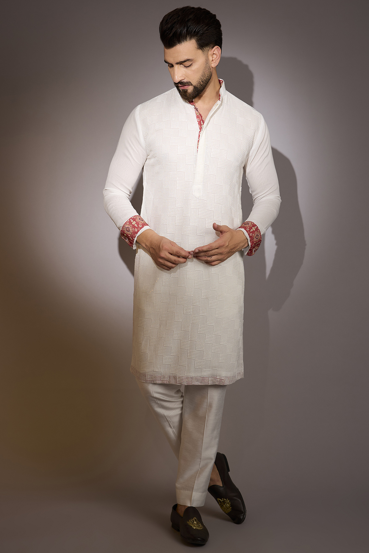 Off-White Georgette Threadwork Kurta Set by Rabani & Rakha Men