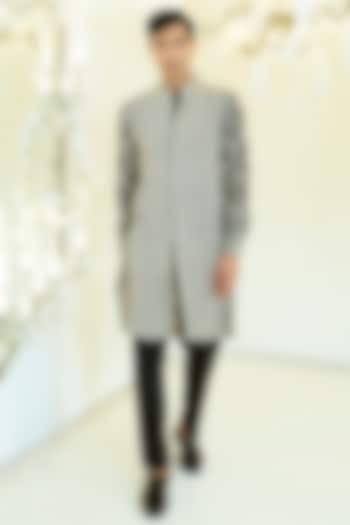 Black-White Georgette Thread Work Kurta Set by Rabani & Rakha Men at Pernia's Pop Up Shop