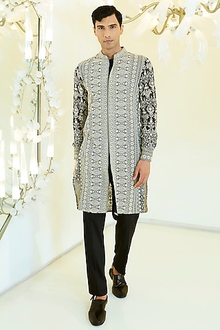 Black-White Georgette Thread Work Kurta Set by Rabani & Rakha Men