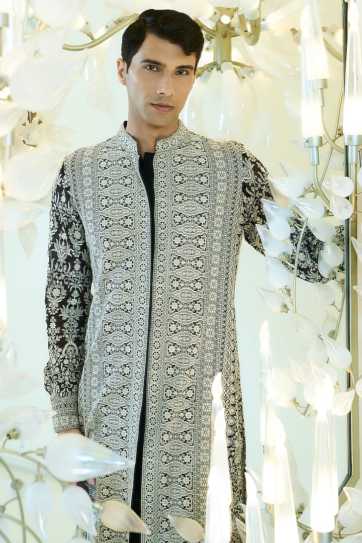 Black-White Georgette Thread Work Kurta Set by Rabani & Rakha Men at Pernia's Pop Up Shop