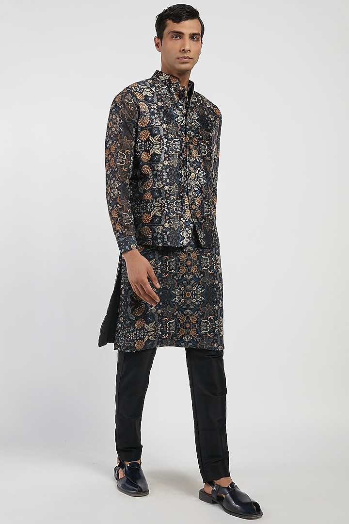 Black & Grey Georgette Mughal Bagh Bundi Jacket Set by Rabani & Rakha Men at Pernia's Pop Up Shop