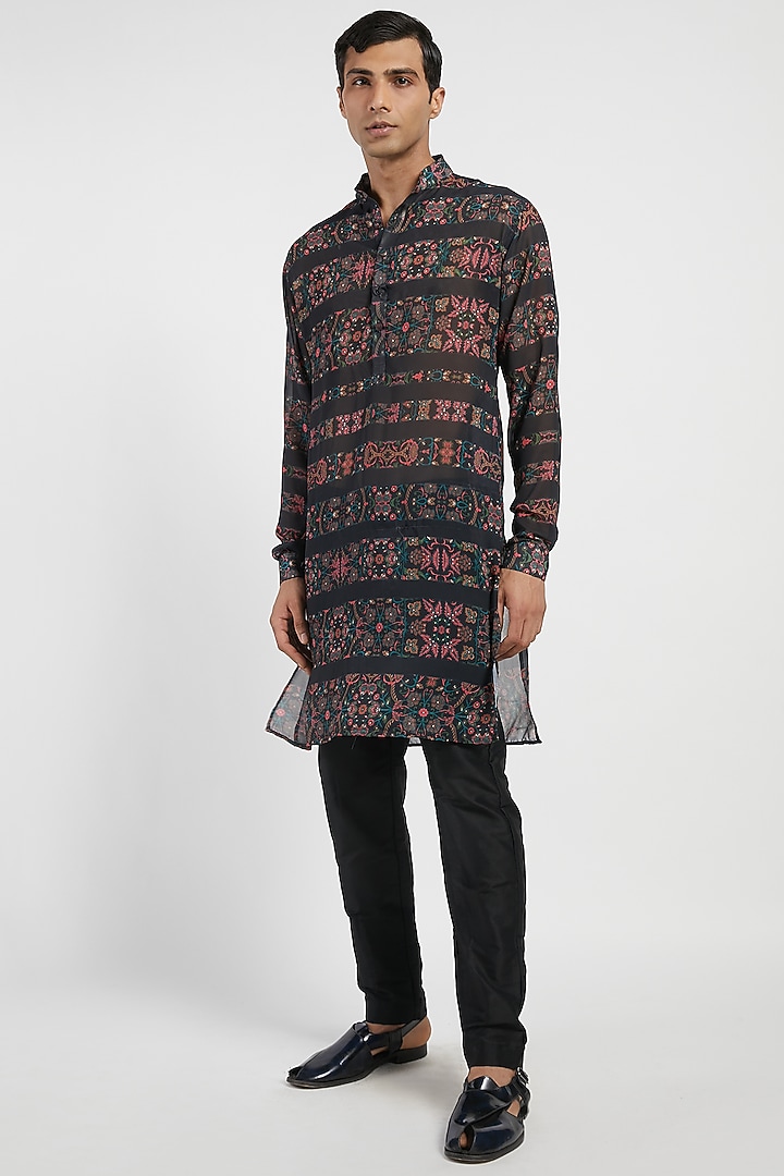Black Printed Kurta Set by Rabani & Rakha Men at Pernia's Pop Up Shop