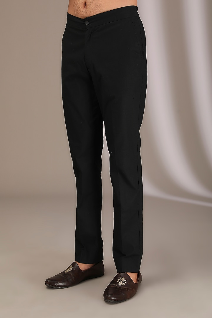 Black Georgette Resham Jaal Work Kurta Set by Rabani & Rakha Men at Pernia's Pop Up Shop