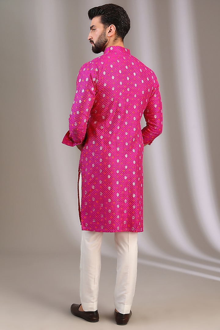 Fuchsia Silk Boota & Sequins Work Kurta Set by Rabani & Rakha Men at Pernia's Pop Up Shop