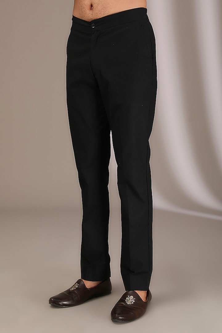 Black Georgette Thread & Sequins Embroidered Kurta Set by Rabani & Rakha Men at Pernia's Pop Up Shop