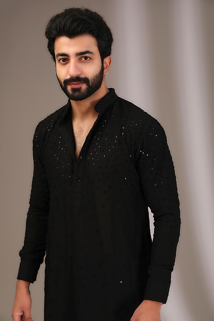 Black Georgette Thread & Sequins Embroidered Kurta Set by Rabani & Rakha Men at Pernia's Pop Up Shop