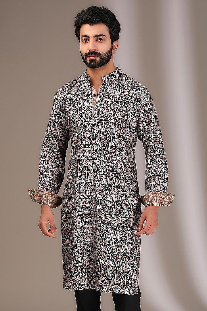 Black Silk Beads & Thread Embroidered Kurta Set by Rabani & Rakha Men at Pernia's Pop Up Shop