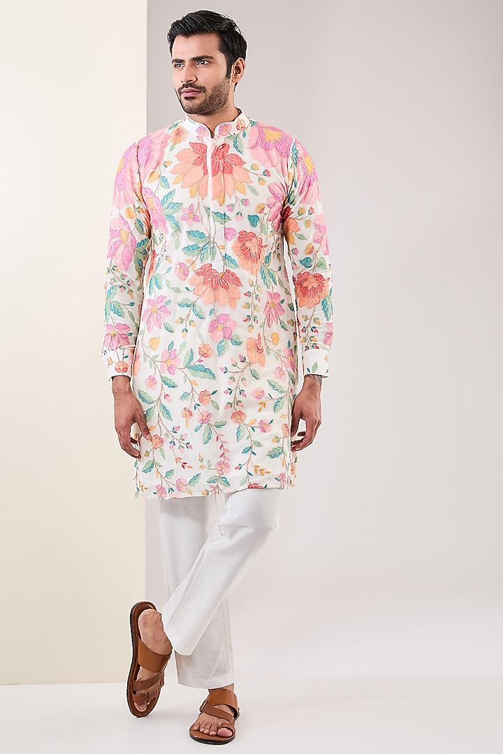 Off-White Georgette Thread Embroidered Kurta by Rabani & Rakha Men at Pernia's Pop Up Shop