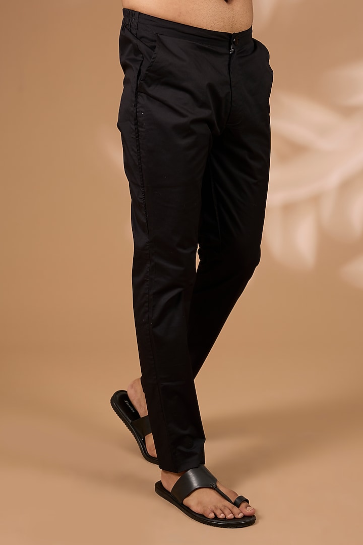 Black Georgette Thread Embroidered Kurta Set by Rabani & Rakha Men at Pernia's Pop Up Shop