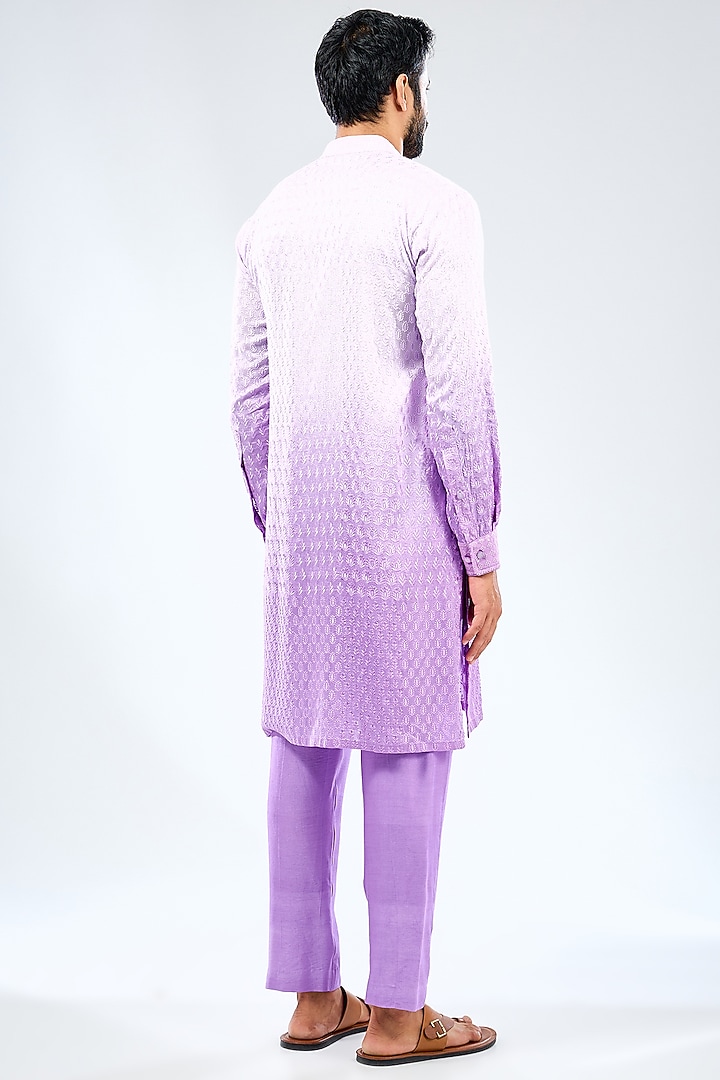 Lilac-Shaded Silk Thread Work Kurta Set by Rabani & Rakha Men at Pernia's Pop Up Shop