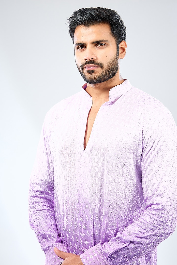 Lilac-Shaded Silk Thread Work Kurta Set by Rabani & Rakha Men at Pernia's Pop Up Shop