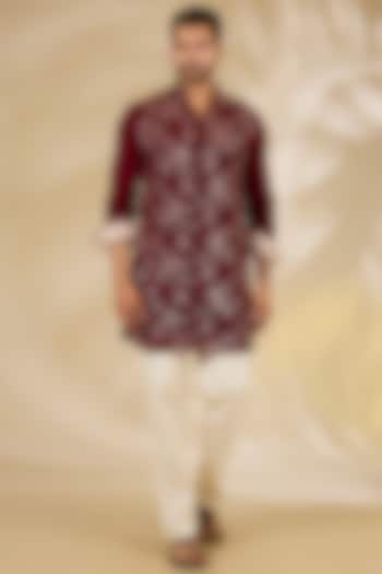 Maroon Georgette Printed & Sequins Embroidered Kurta Set by Rabani & Rakha Men at Pernia's Pop Up Shop