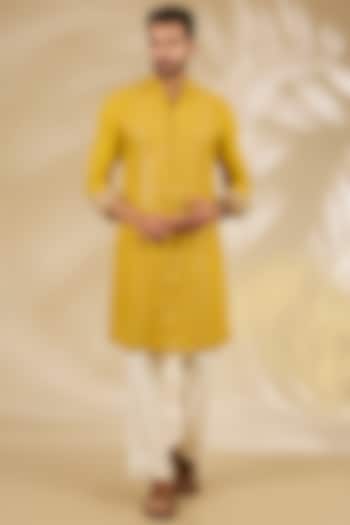 Haldi Yellow Georgette Thread Embroidered Kurta Set by Rabani & Rakha Men at Pernia's Pop Up Shop
