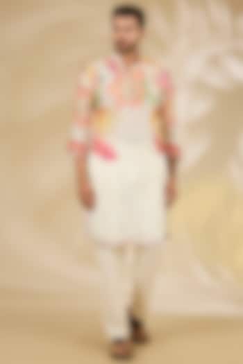 Cream Georgette Printed & Zari Embroidered Kurta Set by Rabani & Rakha Men at Pernia's Pop Up Shop