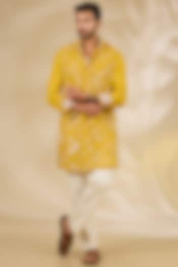 Haldi Yellow Georgette Sequins Embroidered Kurta Set by Rabani & Rakha Men at Pernia's Pop Up Shop